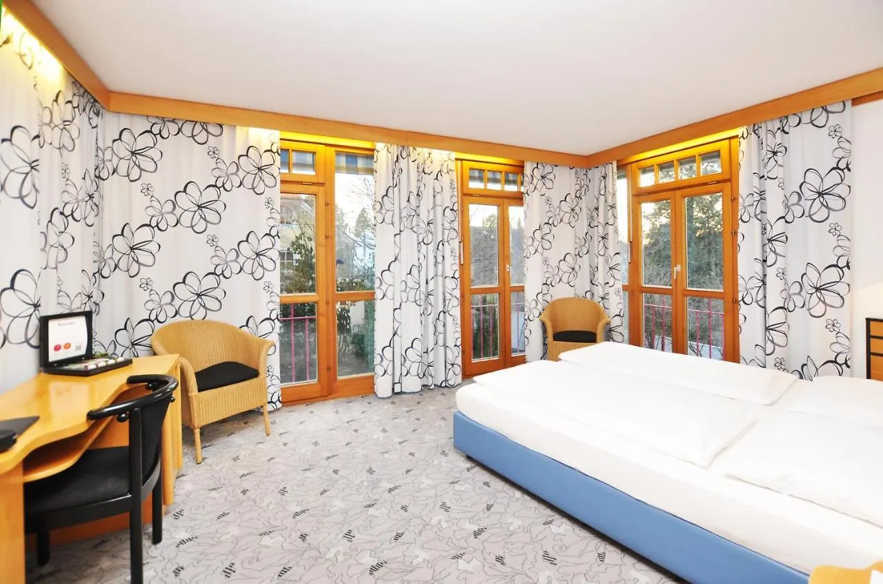Villa Waldperlach By Blattl Münih Otel