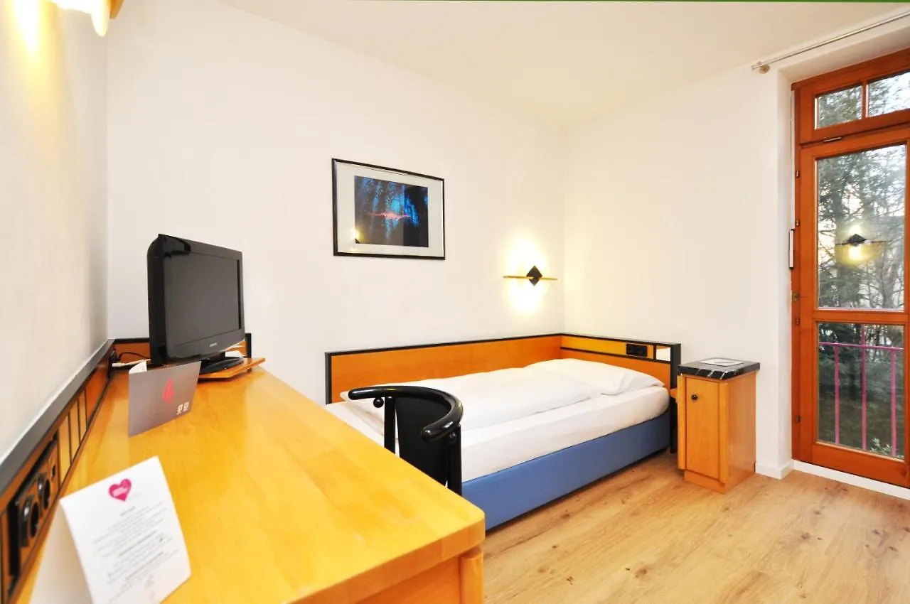 Villa Waldperlach By Blattl Munique Hotel