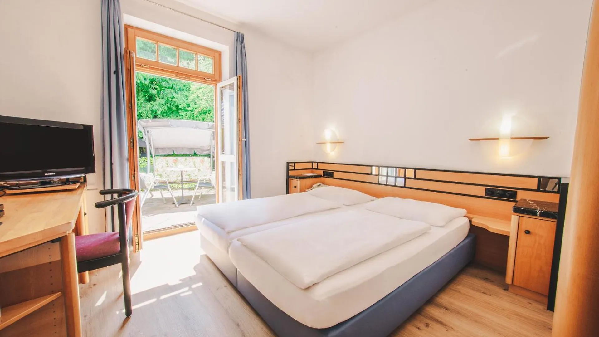 *** Otel Villa Waldperlach By Blattl Münih Almanya