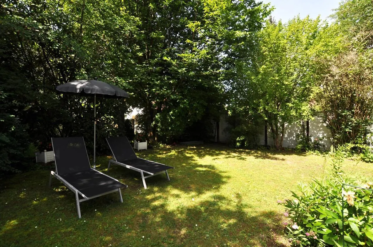 Villa Waldperlach By Blattl Münih 3*,  Almanya