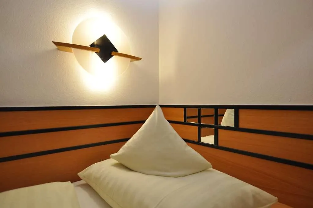 Hotell Villa Waldperlach by Blattl München