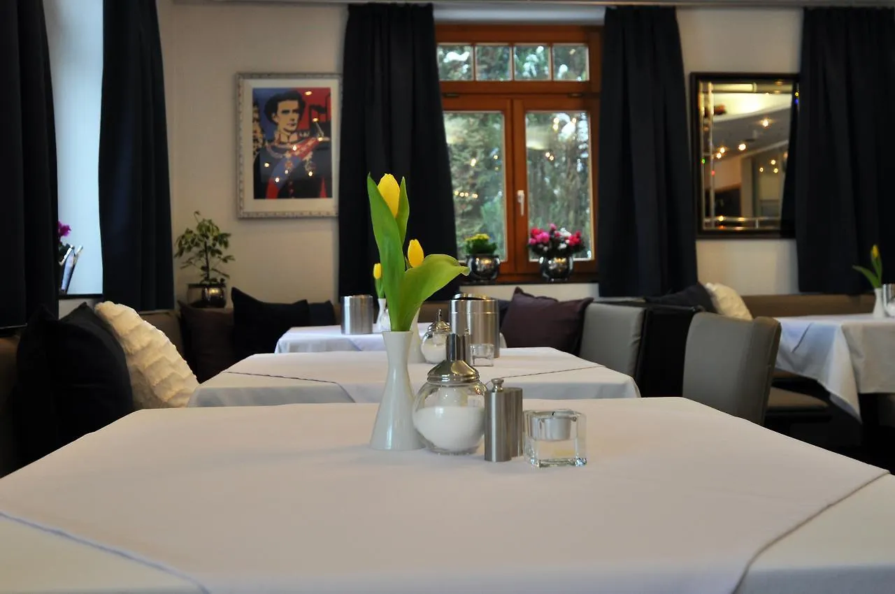 Hotell Villa Waldperlach by Blattl München