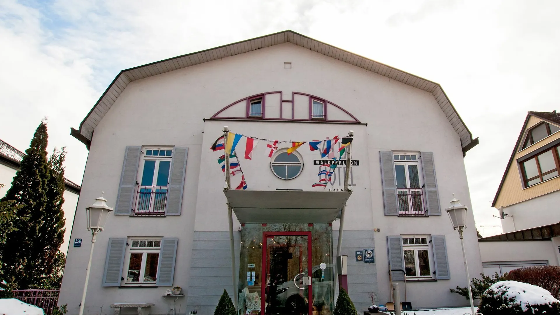 Villa Waldperlach by Blattl München