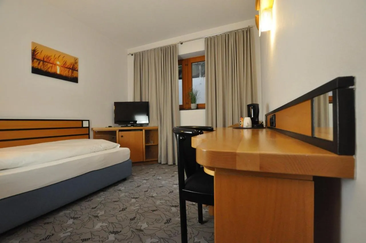 Hotell Villa Waldperlach by Blattl München