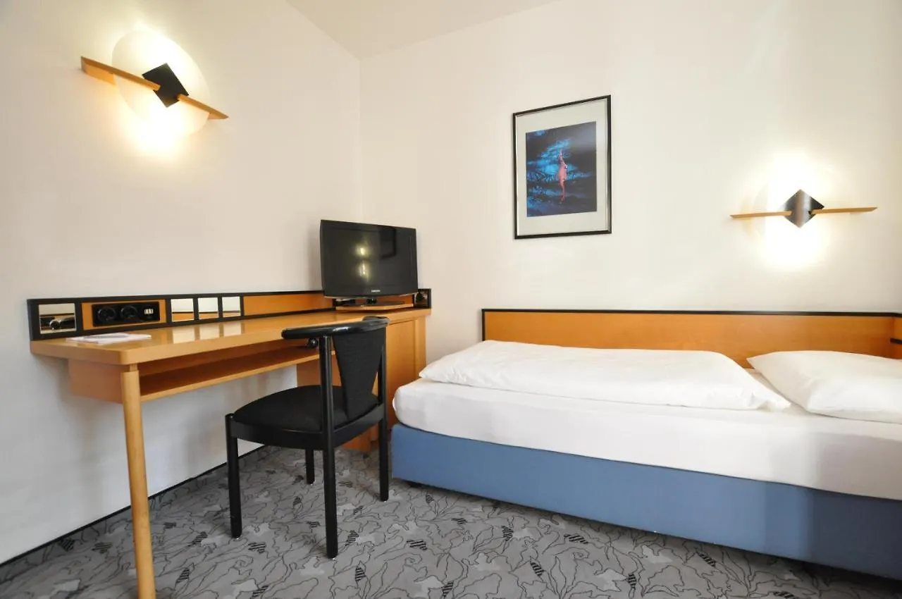 Villa Waldperlach by Blattl München Hotell