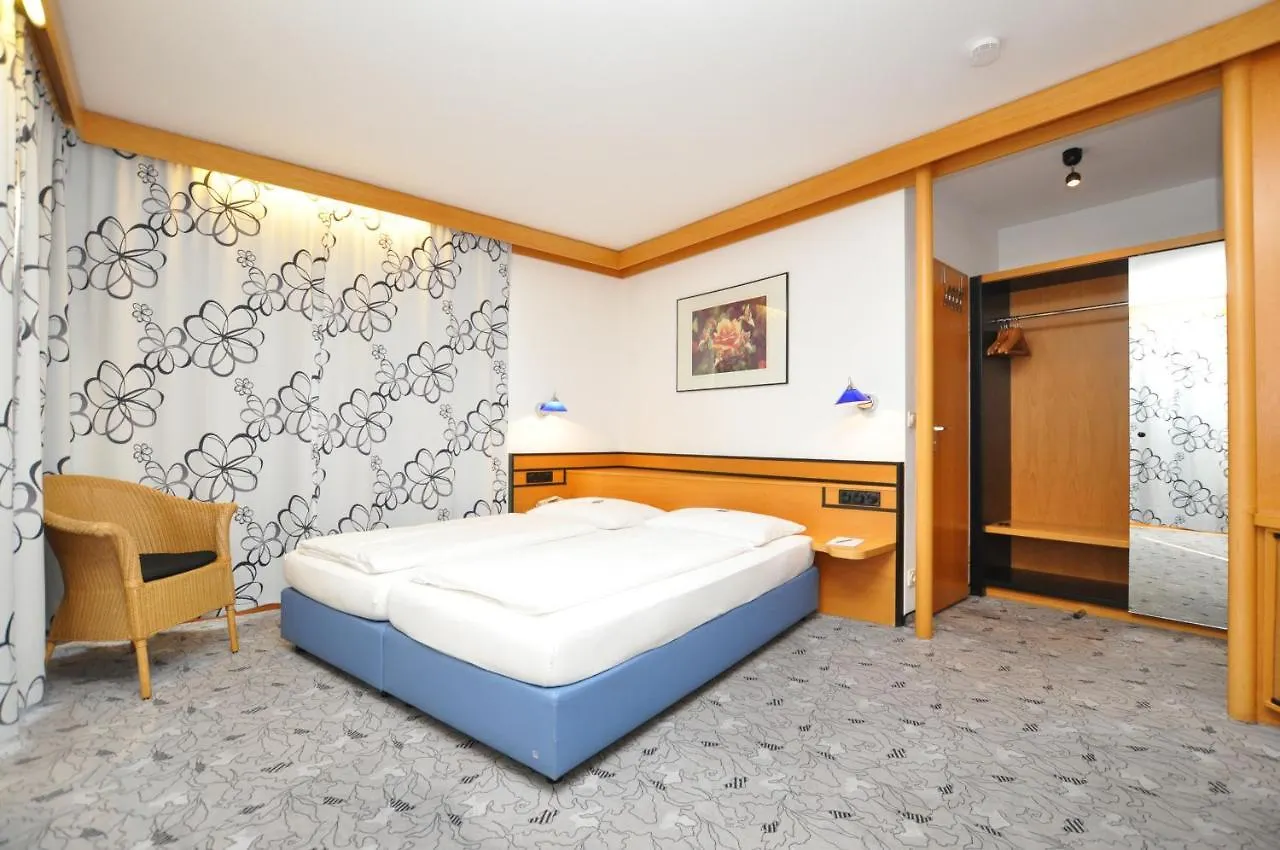 *** Hotel Villa Waldperlach By Blattl Munich Germany