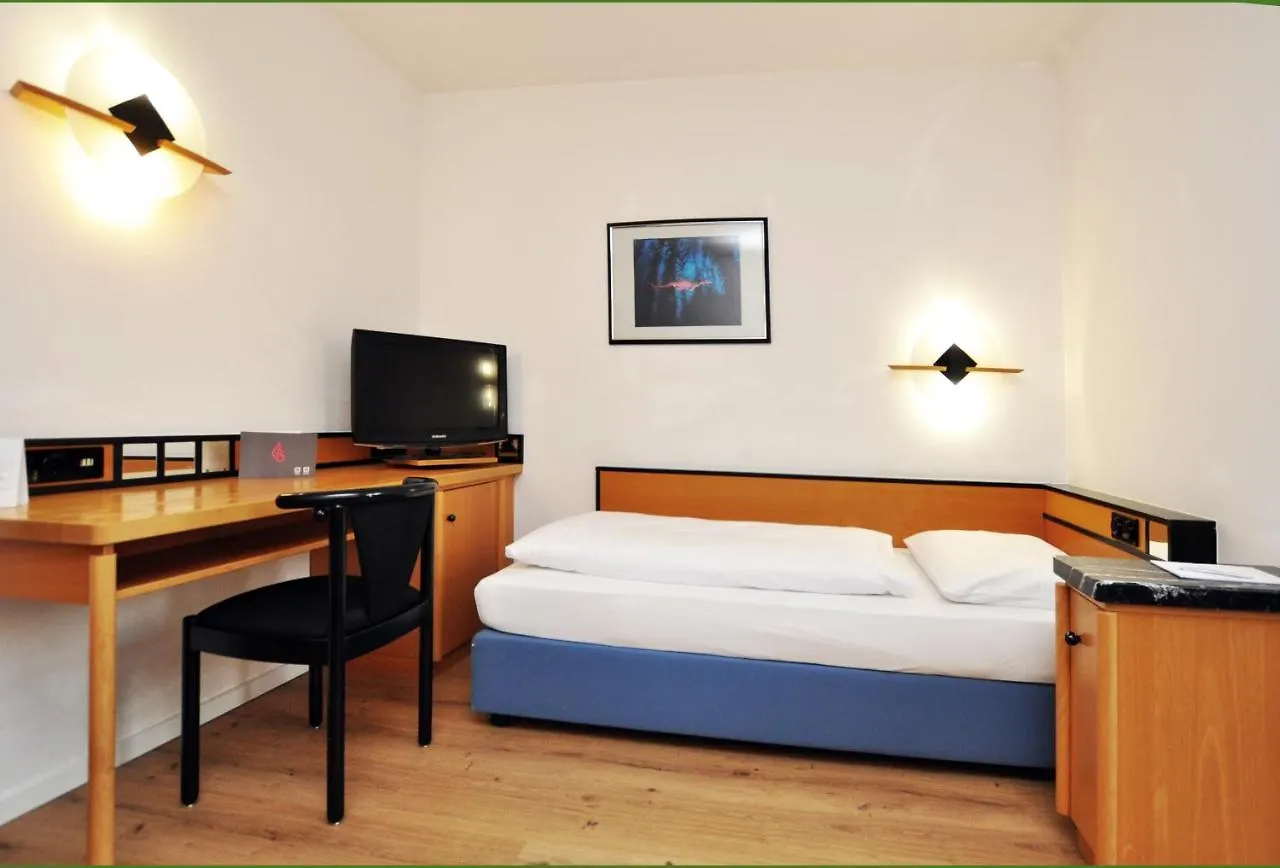 Villa Waldperlach By Blattl Munich 3*,  Germany