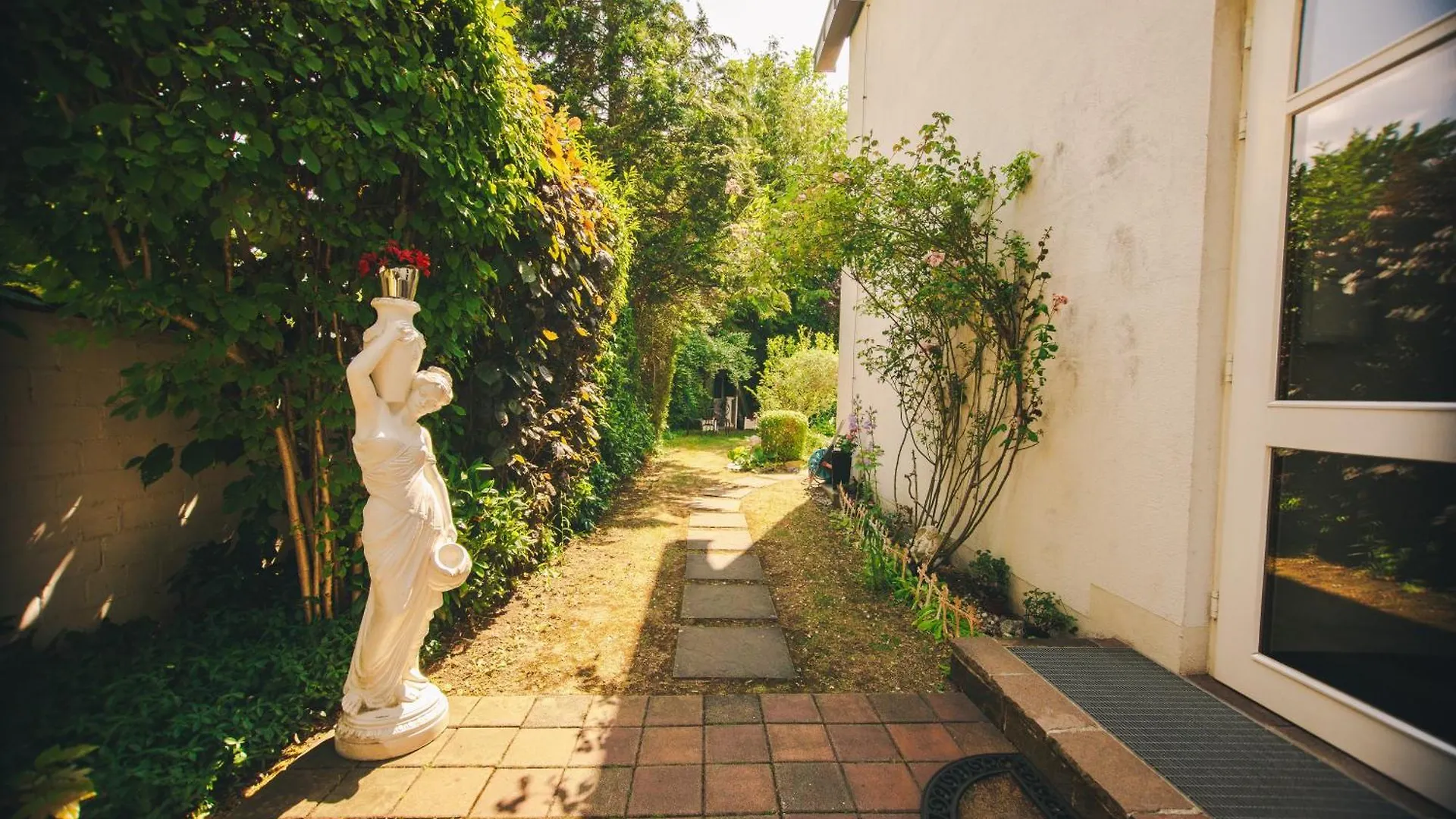 Villa Waldperlach By Blattl Munich