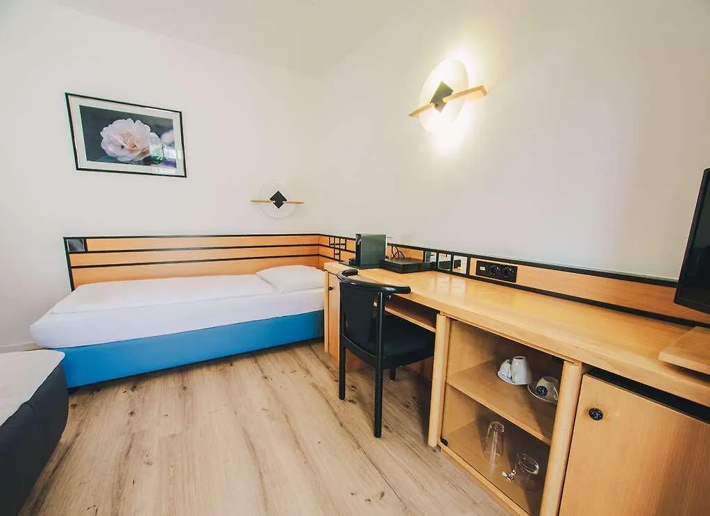 *** Hotel Villa Waldperlach By Blattl Munich Germany