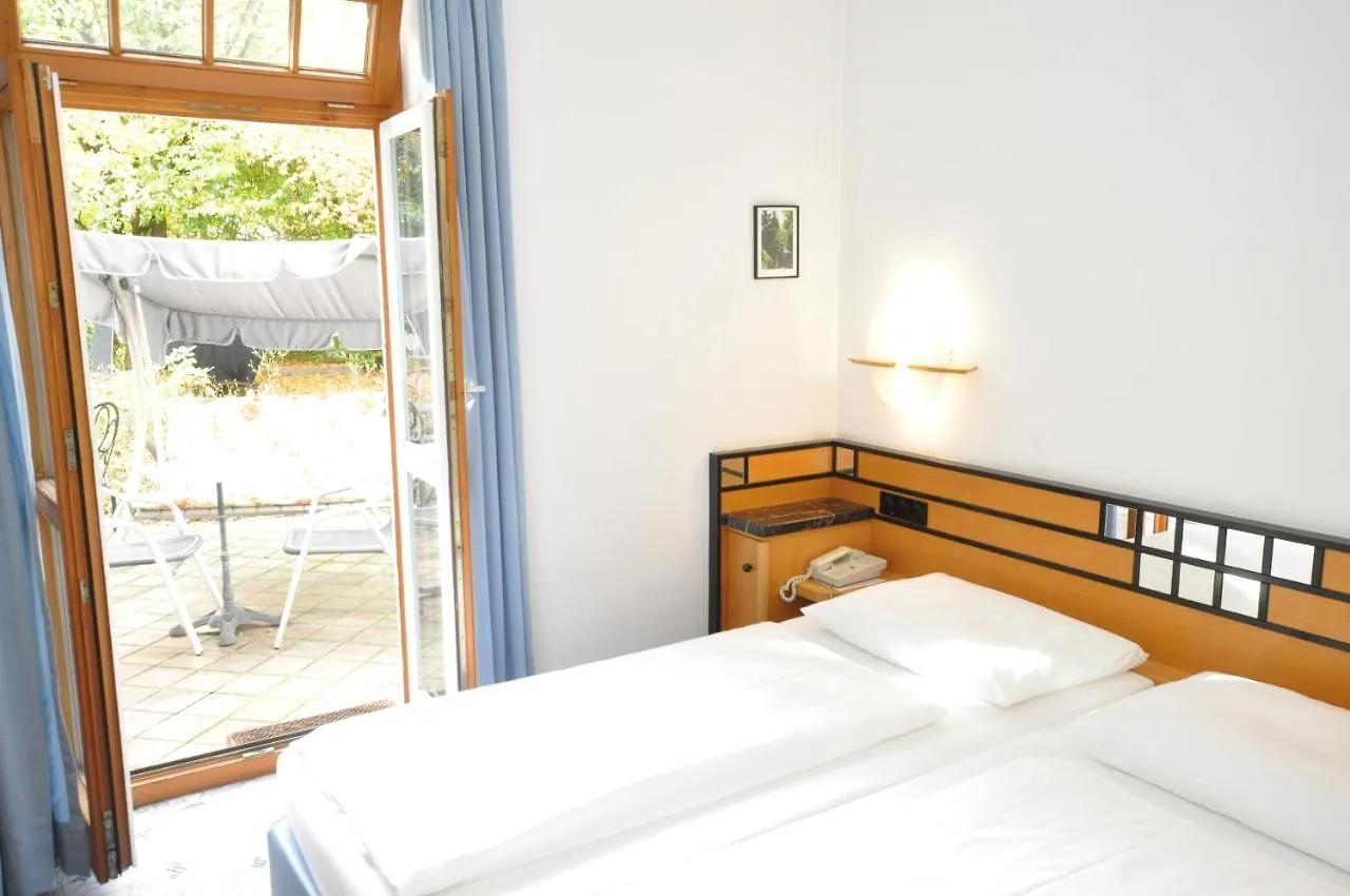 Villa Waldperlach By Blattl Munich 3*,