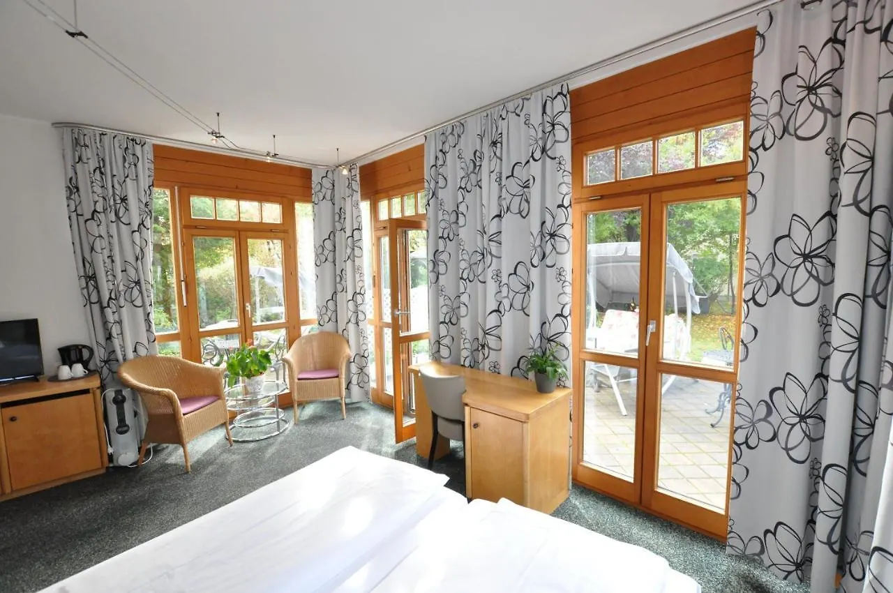 *** Hotel Villa Waldperlach By Blattl Munique Alemanha