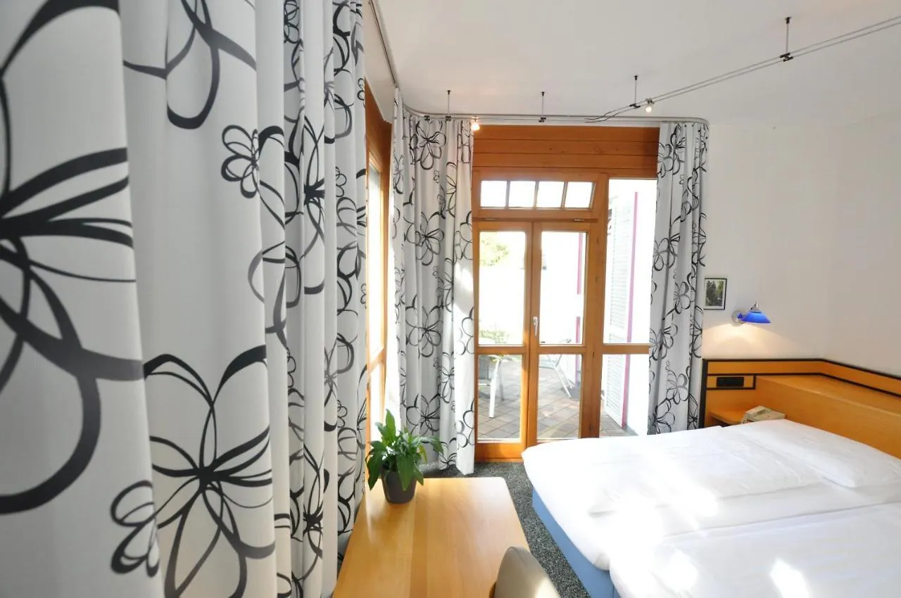 Hotel Villa Waldperlach By Blattl Monachium